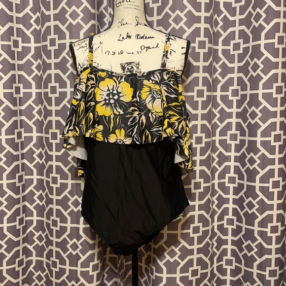 Other - Women’s plus size tummy control swimsuit size 18w